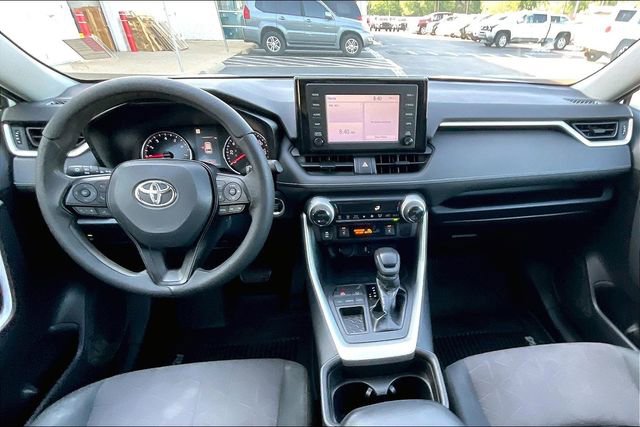 Used 2019 Toyota RAV4 XLE w/ Convenience Package FWD image 15