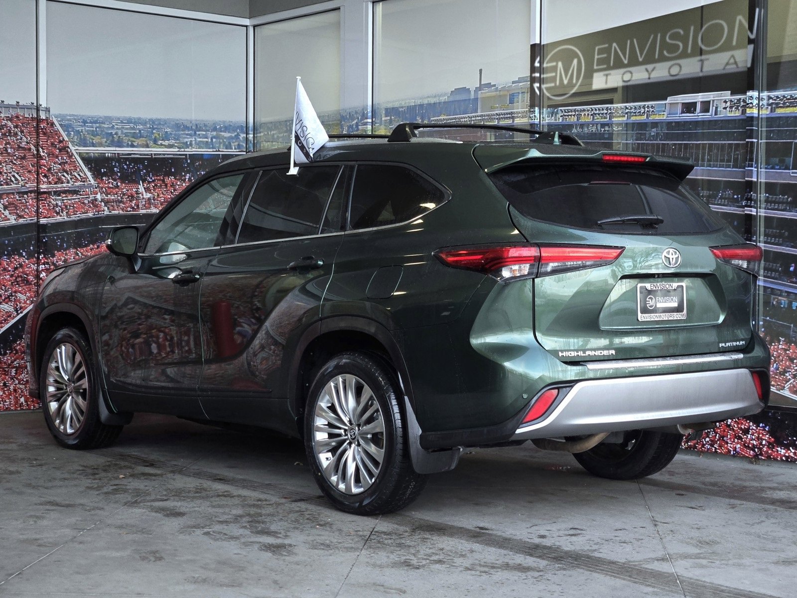 Used 2023 Toyota Highlander Platinum image 6