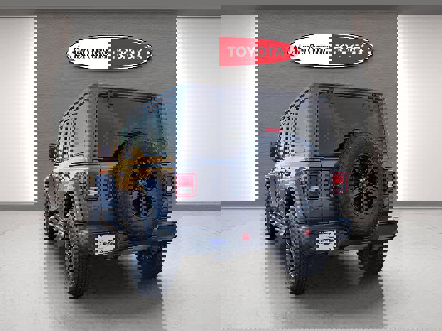 Used 2021 Jeep Wrangler Unlimited Sahara image 9