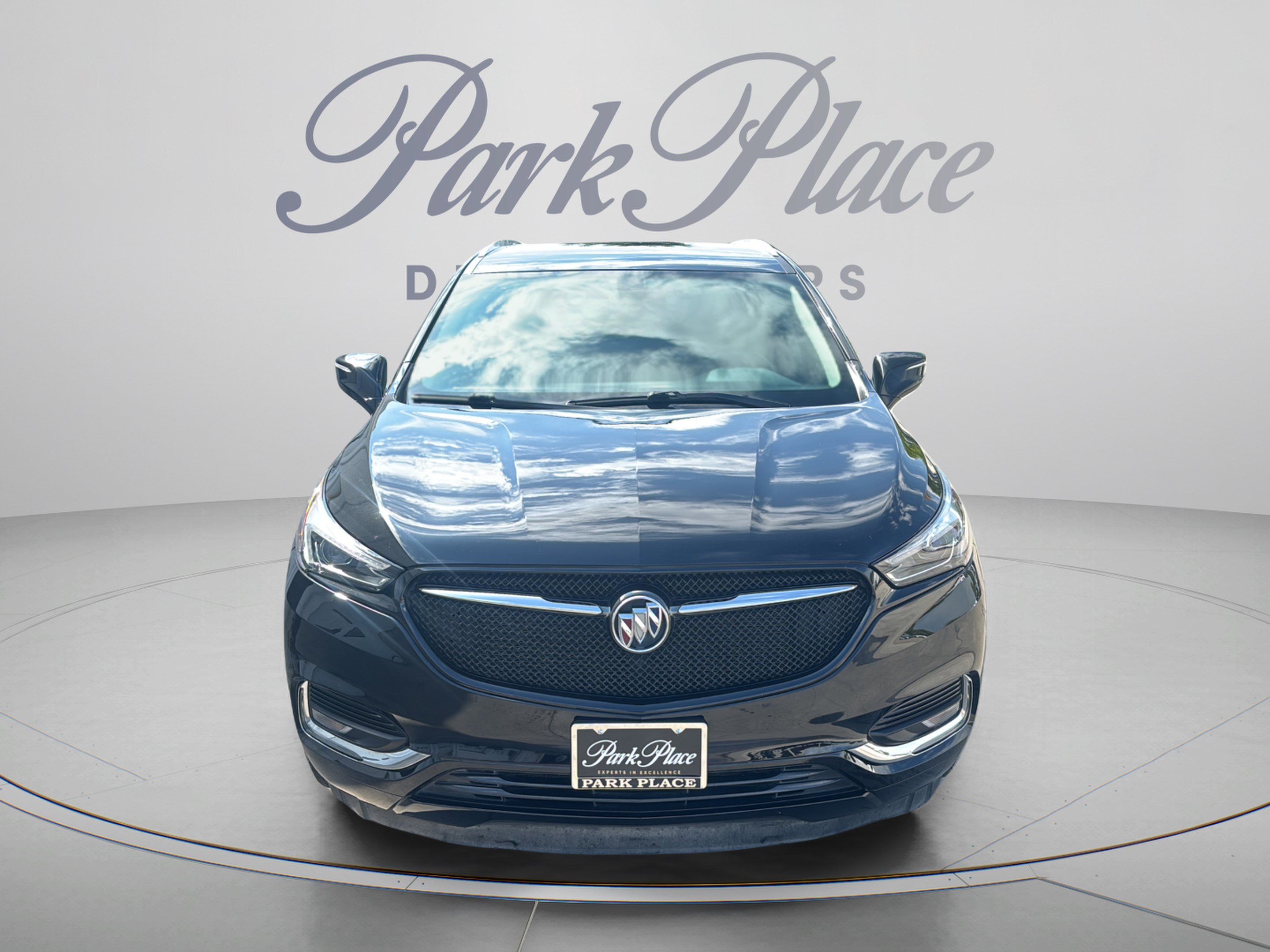 Used 2020 Buick Enclave Essence w/ Sport Touring Edition FWD image 9
