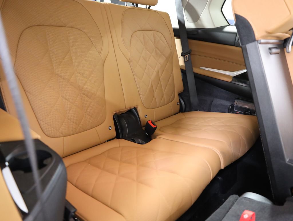 Used 2025 BMW X7 xDrive40i AWD/4WD image 65