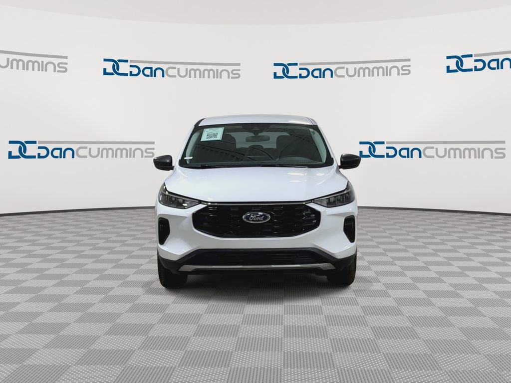 Used 2025 Ford Escape Active AWD/4WD image 3