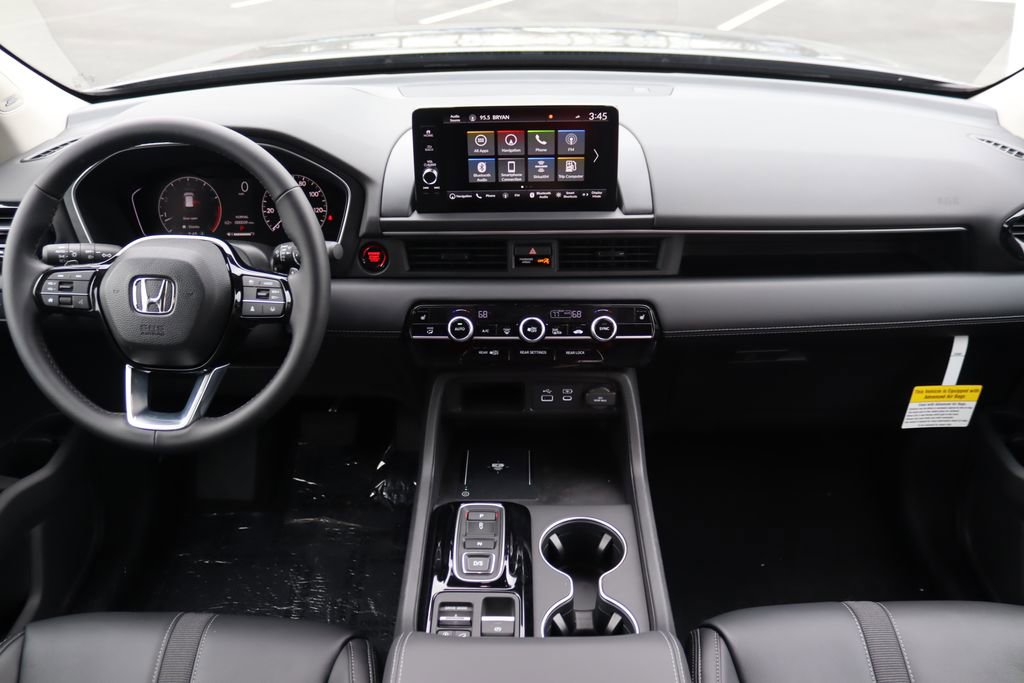 Certified 2025 Honda Pilot Touring image 19