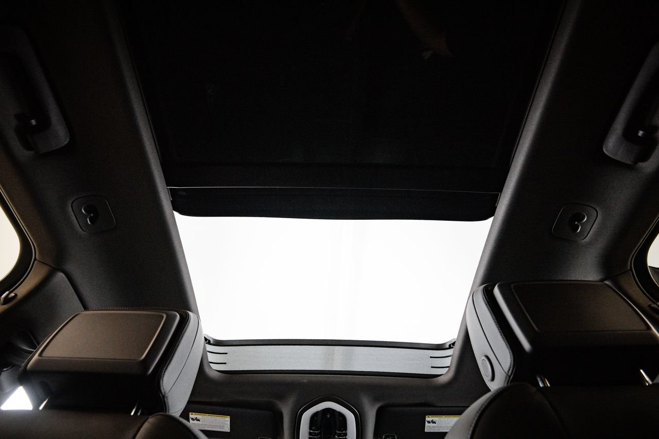 Certified 2026 Porsche Macan S AWD/4WD image 30