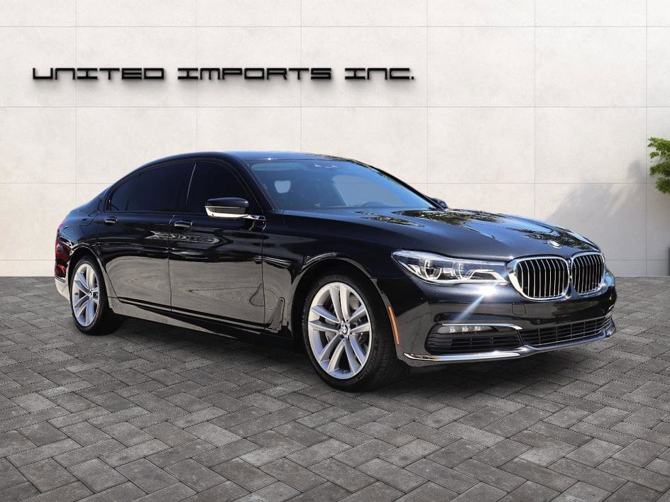 Used 2017 BMW 750i RWD image 7