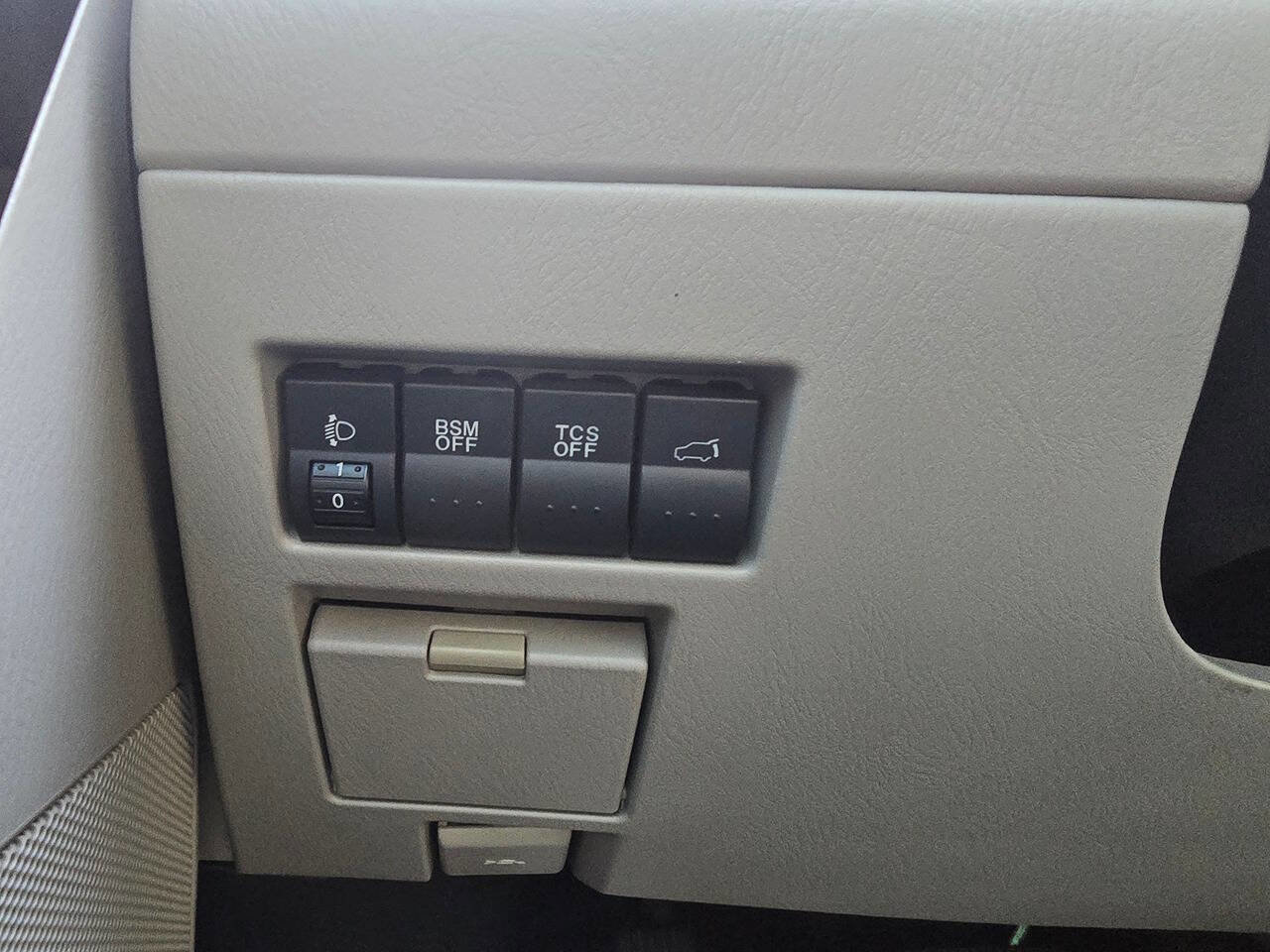 Used 2011 MAZDA CX-9 Grand Touring w/ Moonroof & Bose Audio Pkg image 26