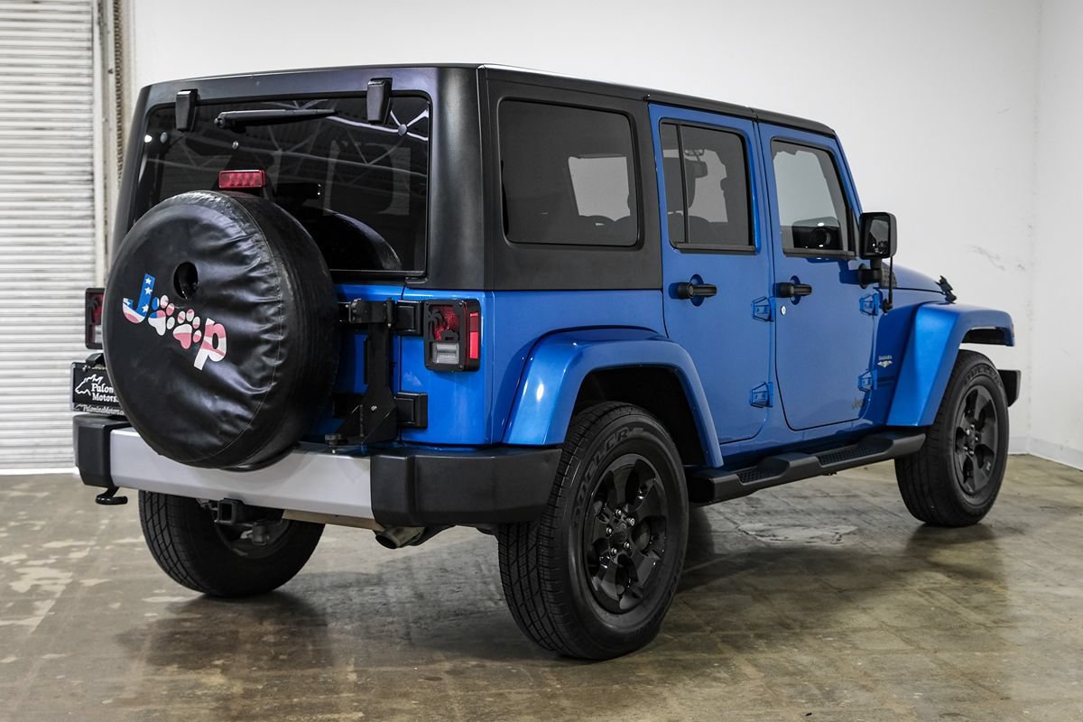 Used 2015 Jeep Wrangler Unlimited Sahara w/ Connectivity Group AWD/4WD image 9