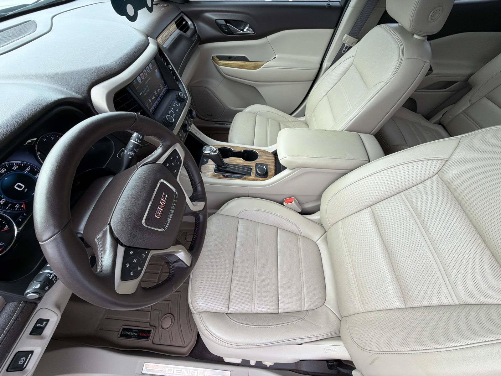 Certified 2017 GMC Acadia Denali w/ Technology Package FWD image 10
