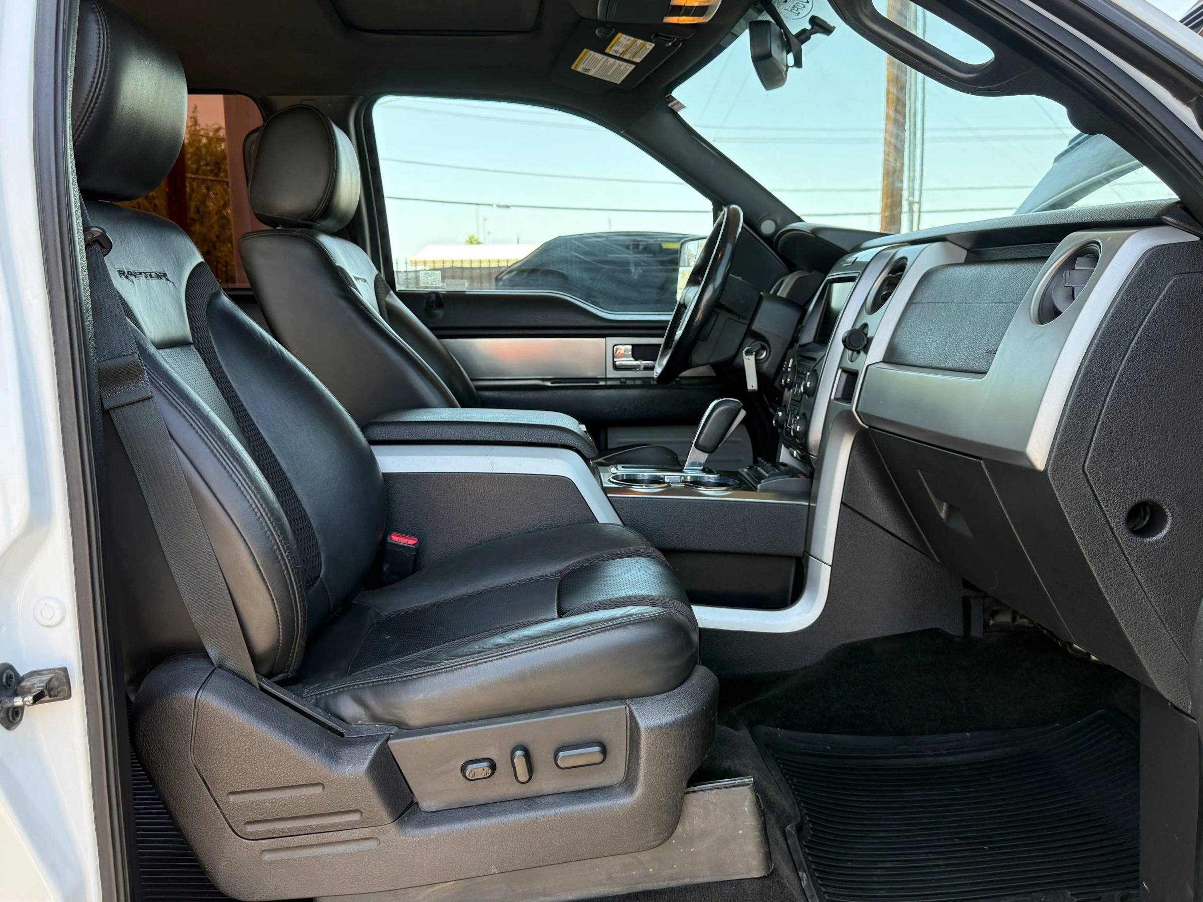 Used 2014 Ford F150 Raptor w/ Equipment Group 801A Luxury AWD/4WD image 15