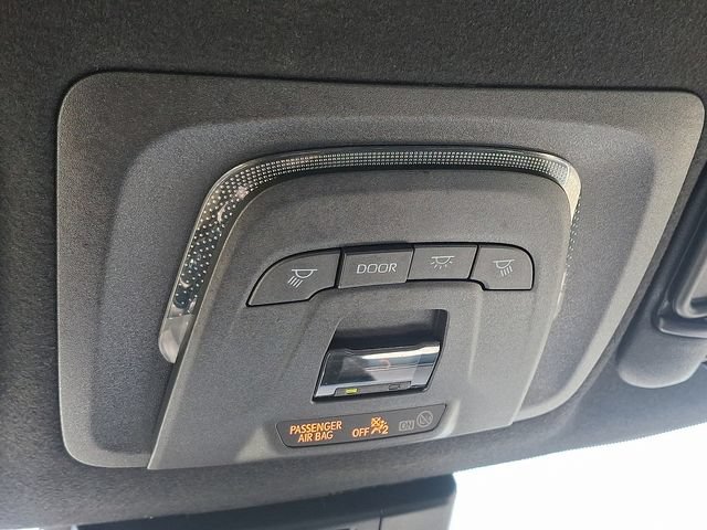 Used 2025 Toyota Corolla SE FWD image 24