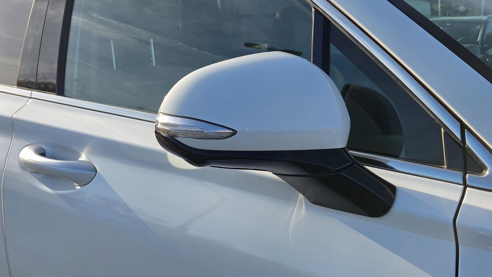 Used 2023 Hyundai Santa Fe SEL w/ Premium Package image 10