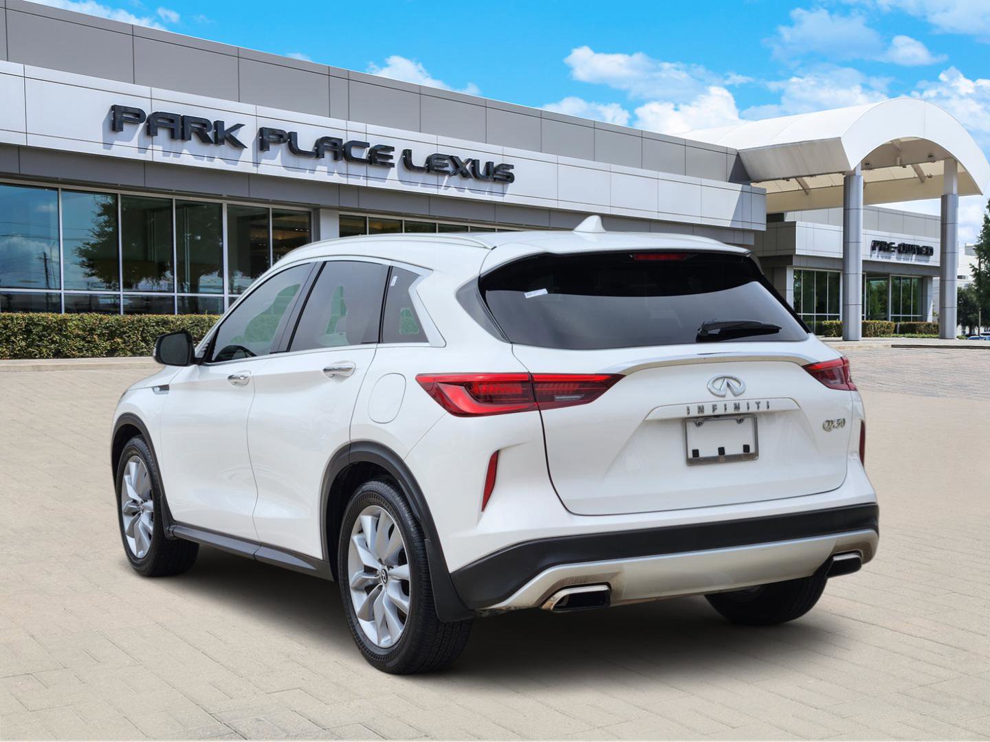 Used 2019 INFINITI QX50 Luxe w/ Navigation Package image 4