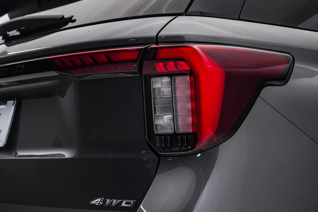 Used 2025 Ford Explorer ST-Line AWD/4WD image 13