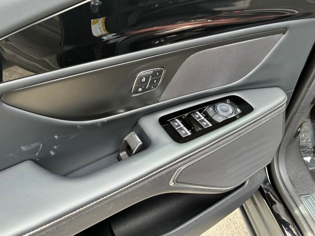 Used 2024 Lincoln Nautilus Reserve w/ Jet Appearance Package (87T) image 12