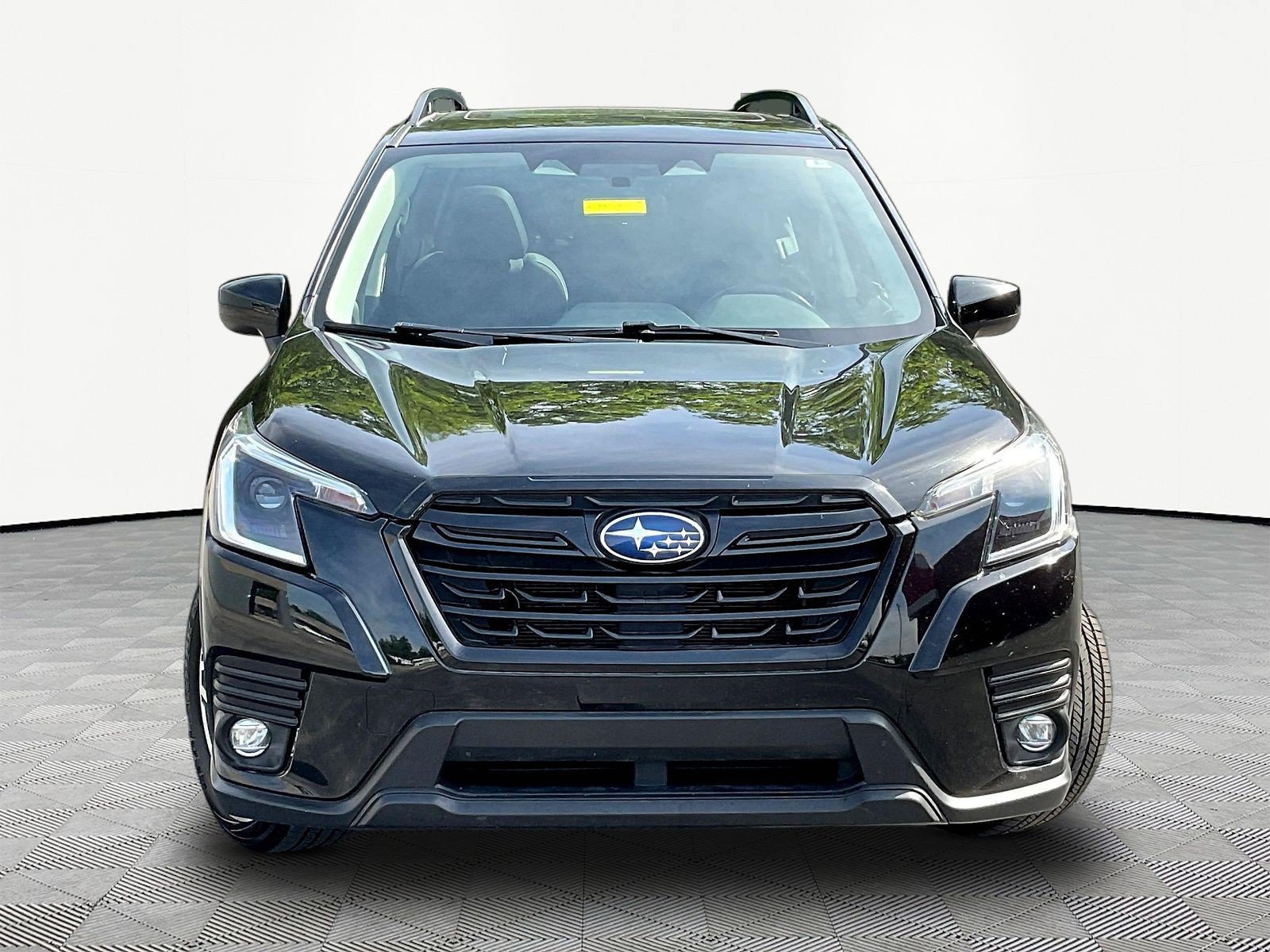 Used 2024 Subaru Forester Premium AWD/4WD image 2