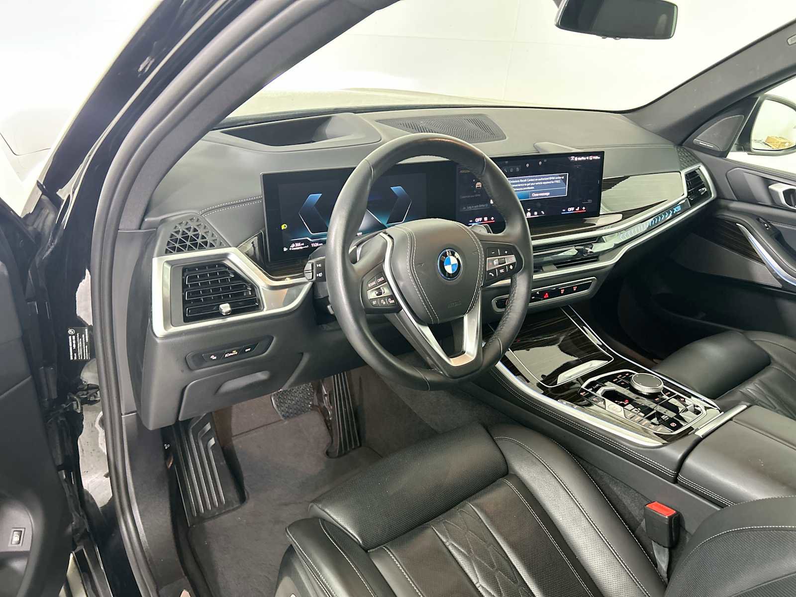 Used 2025 BMW X5 xDrive50e image 11