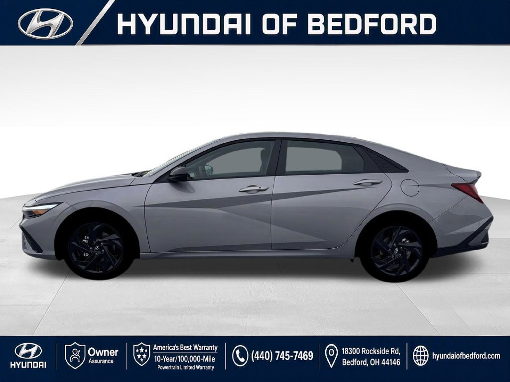 Used 2026 Hyundai Elantra Sport FWD image 3