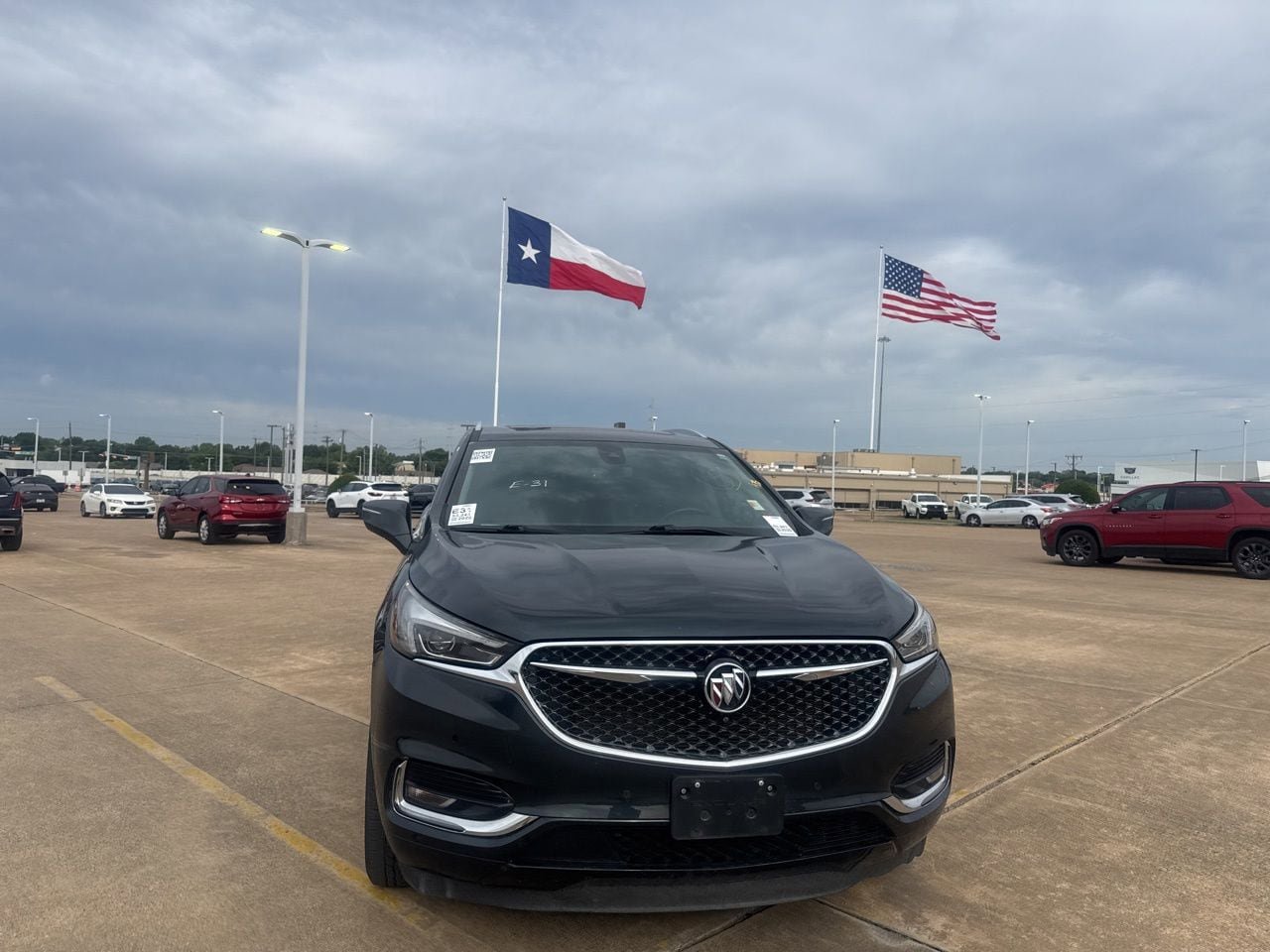 Used 2020 Buick Enclave Avenir w/ Avenir Technology Package FWD image 3