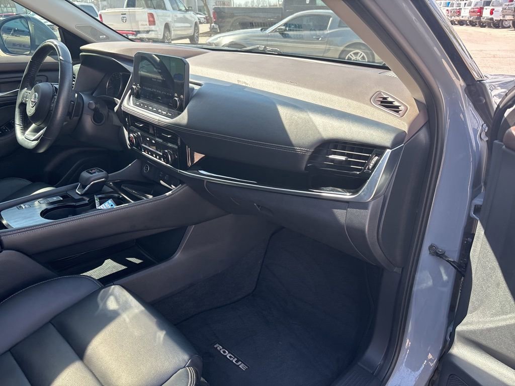 Used 2022 Nissan Rogue SL w/ SL Premium Package image 52