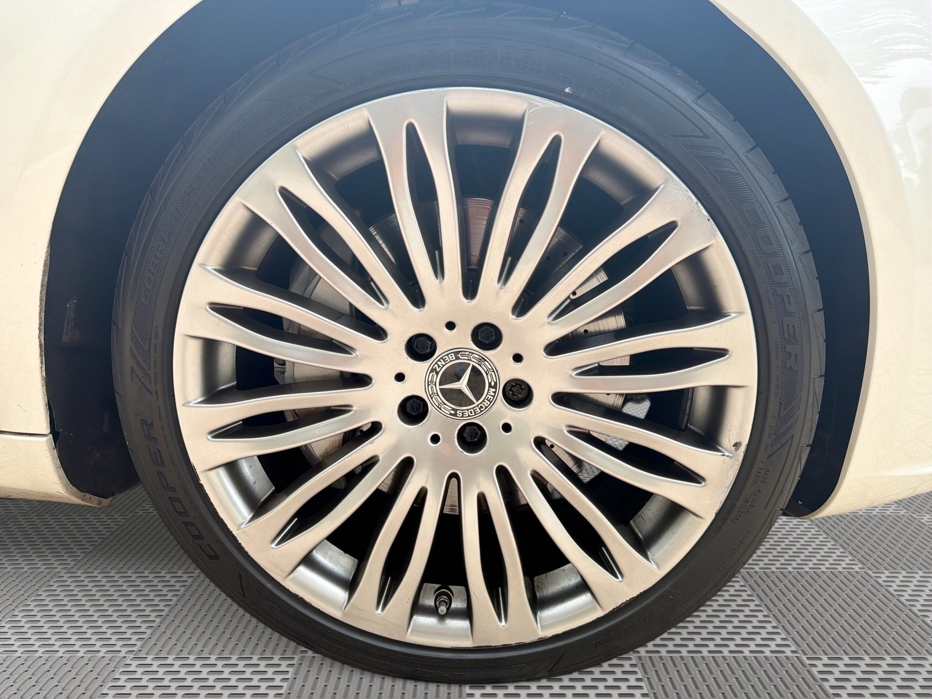 Used 2017 Mercedes-Benz S 550 Sedan image 32