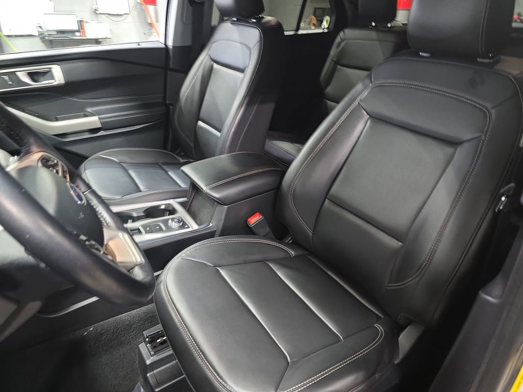 Used 2023 Ford Explorer XLT w/ Equipment Group 202A image 18