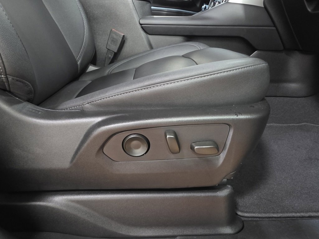 Used 2023 Chevrolet Tahoe Z71 w/ Luxury Package image 16