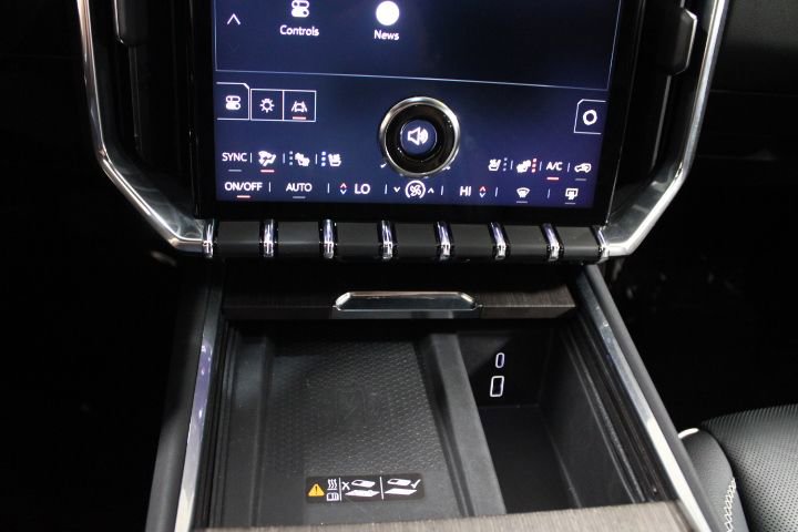 Used 2024 GMC Acadia Denali image 33