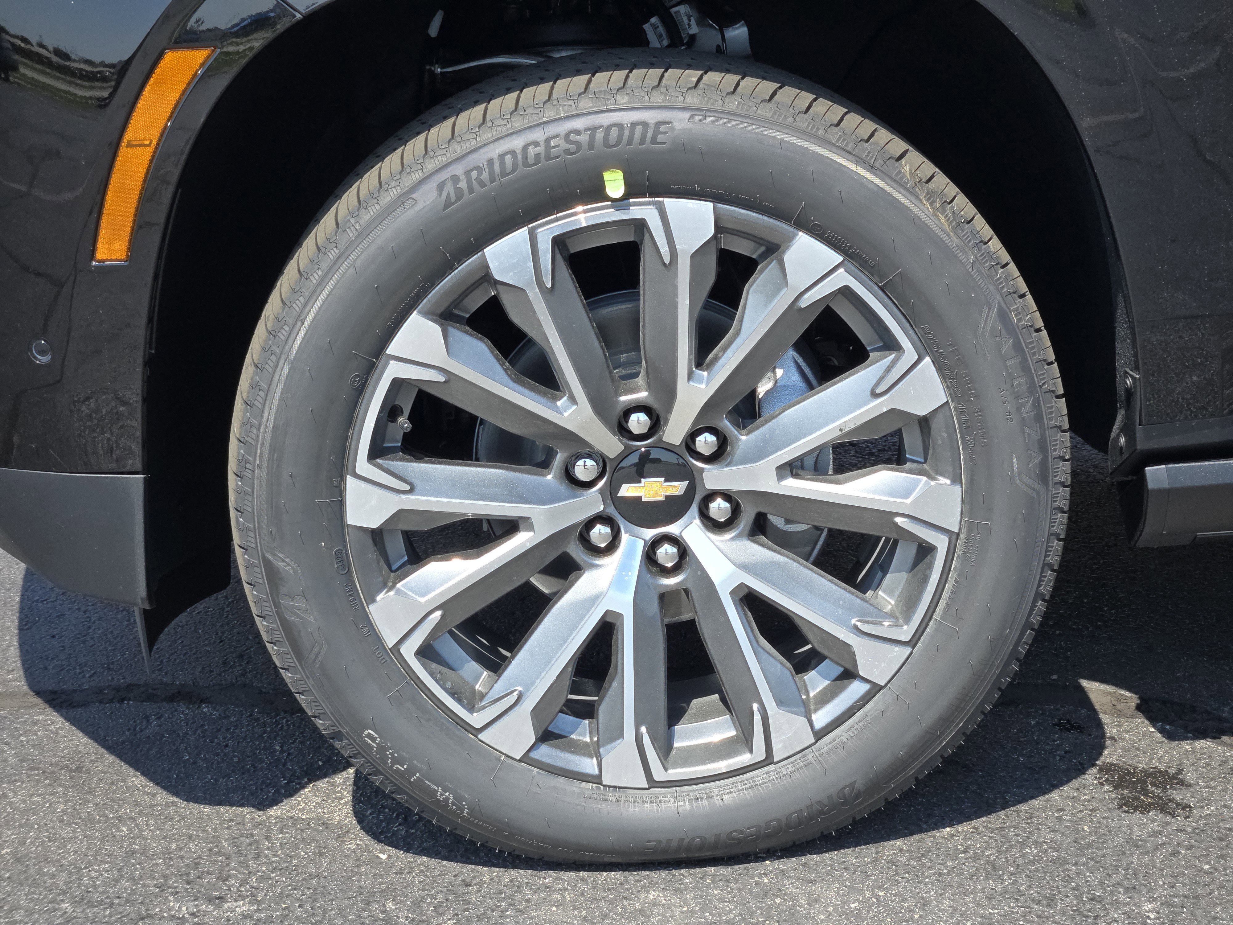 New 2026 Chevrolet Suburban High Country image 8