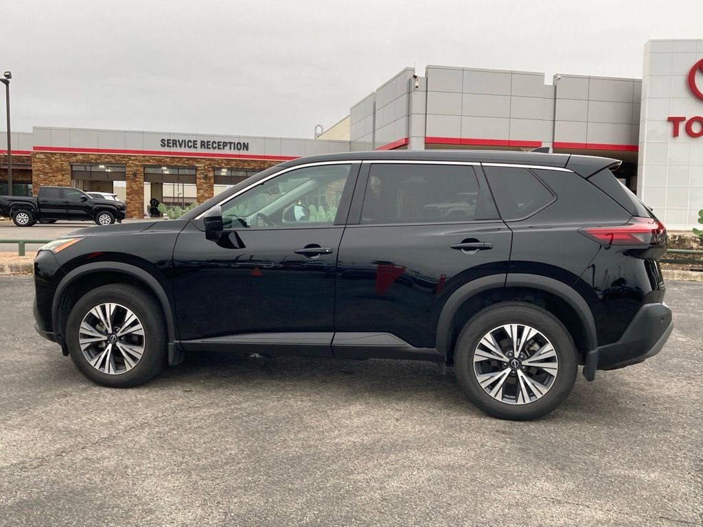 Used 2022 Nissan Rogue SV AWD/4WD image 6