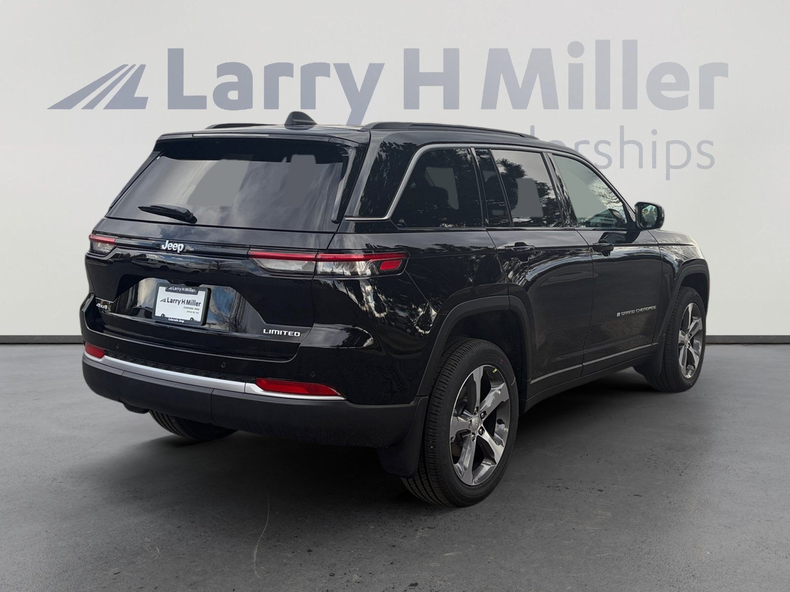 New 2026 Jeep Grand Cherokee Limited w/ Trailer Tow Package AWD/4WD image 5