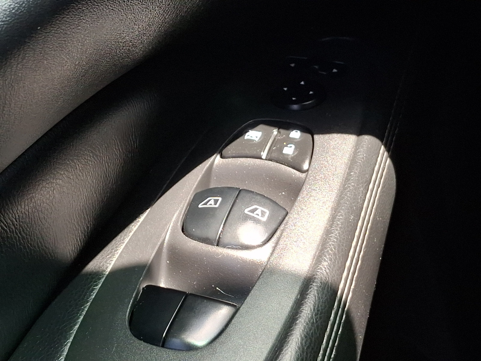 Used 2014 Nissan Pathfinder SL AWD/4WD image 26