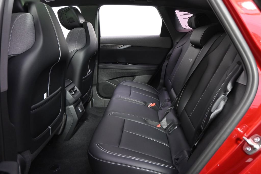 New 2026 Cadillac Optiq Sport 1 w/ LPO, Floor Liner Package AWD/4WD image 21