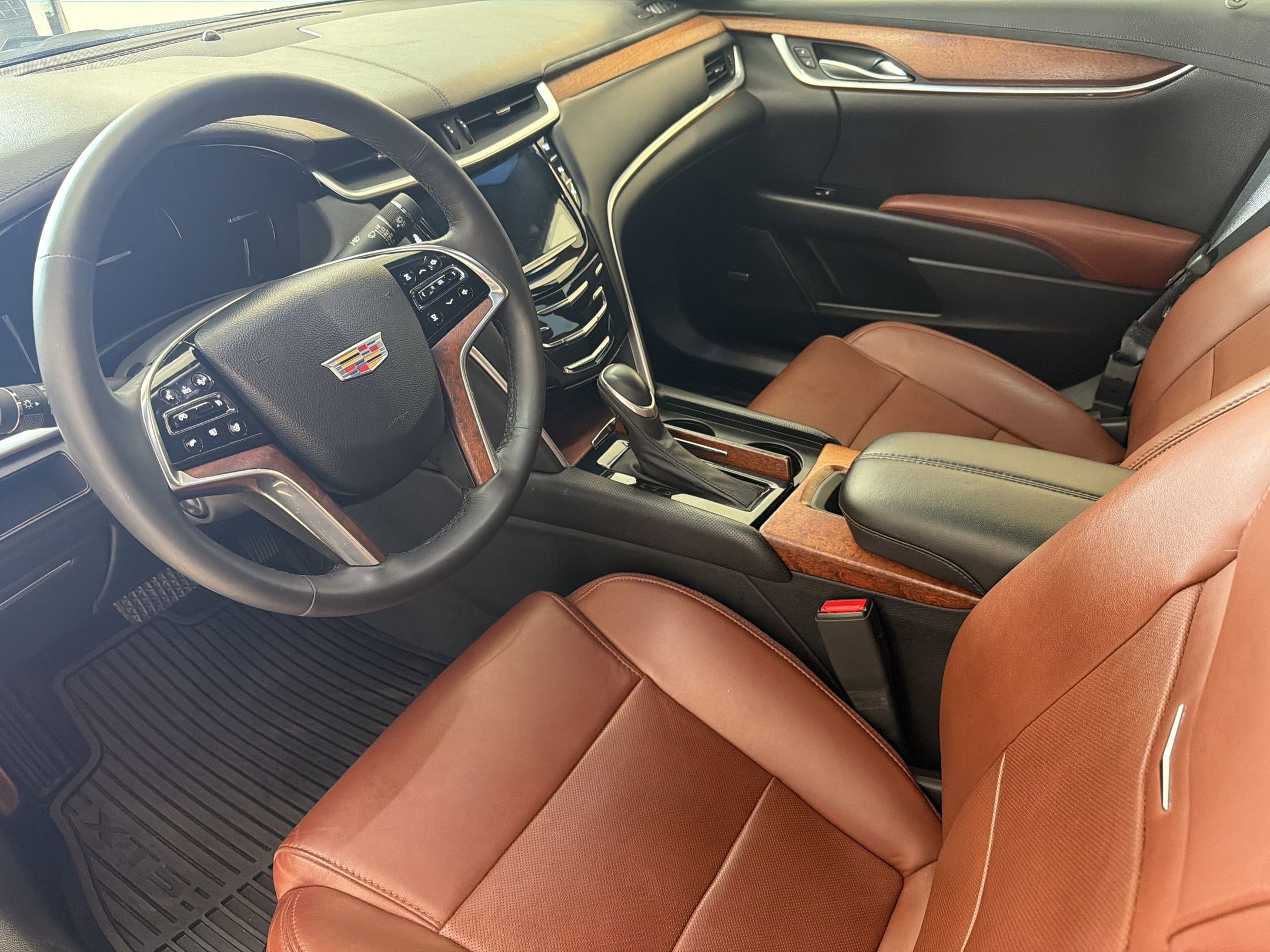 Used 2018 Cadillac XTS Luxury w/ Driver Awareness Package FWD image 4