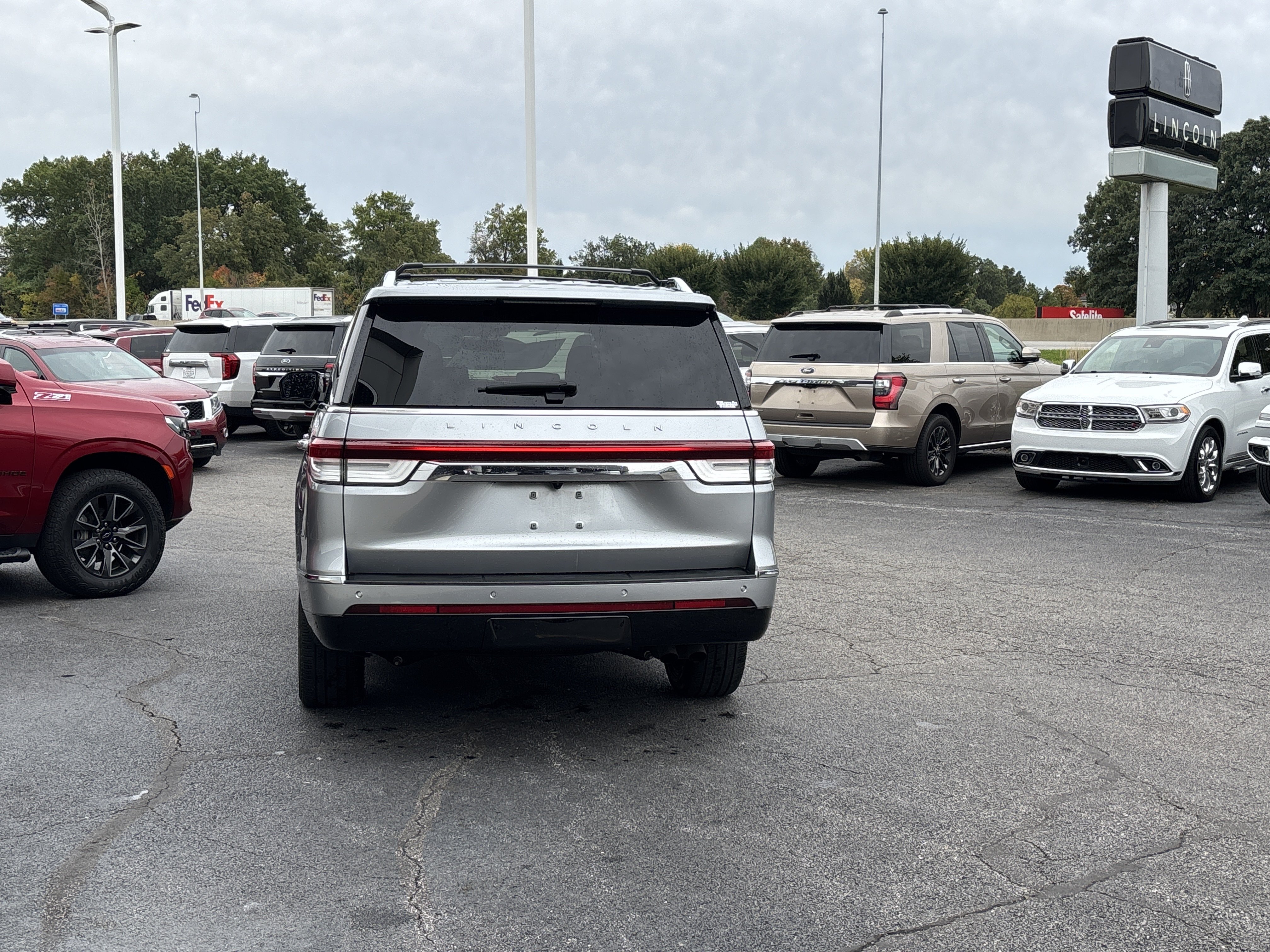 Used 2024 Lincoln Navigator Reserve AWD/4WD image 5