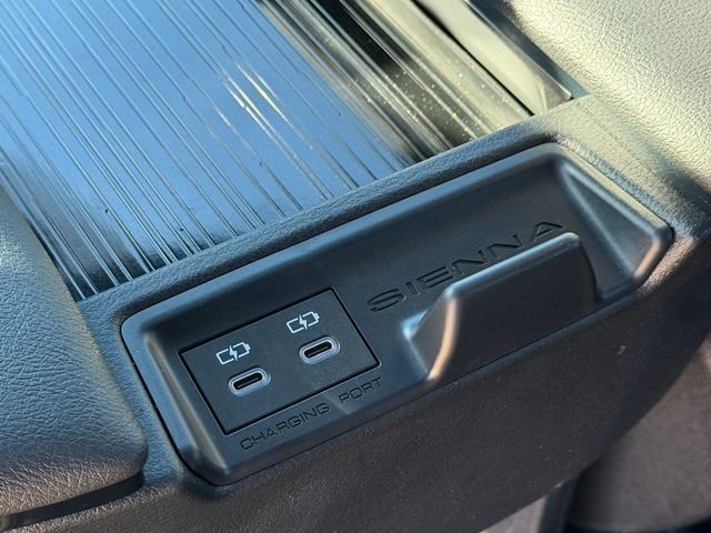 Used 2025 Toyota Sienna XSE image 19