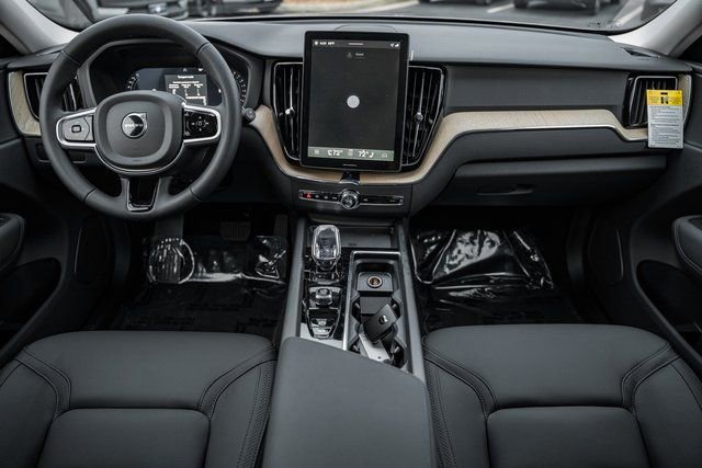 New 2026 Volvo XC60 B5 Plus w/ Protection Package Premier image 21