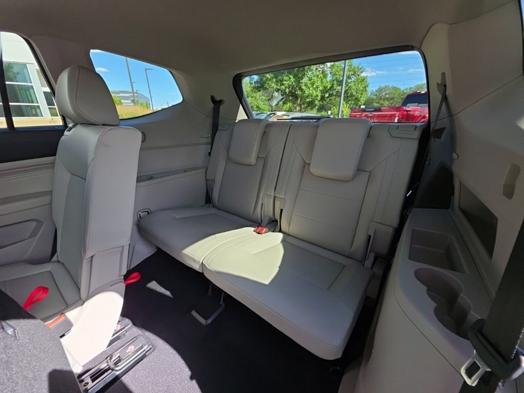 Used 2023 Volkswagen Atlas SE w/ Panoramic Sunroof Package AWD/4WD image 26