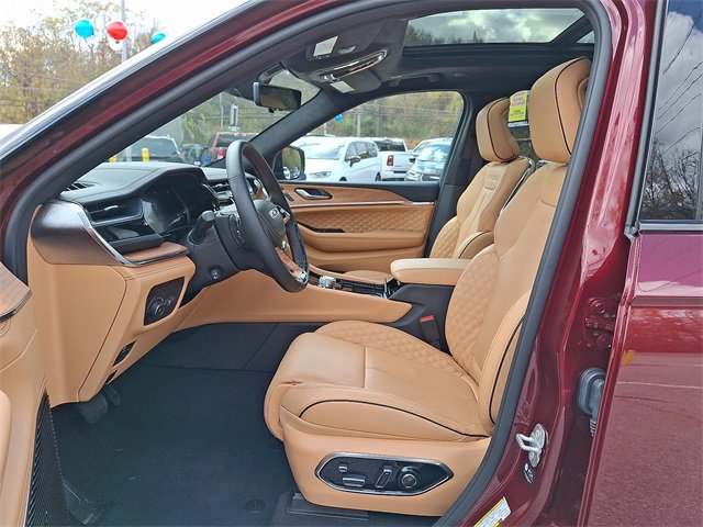 Certified 2025 Jeep Grand Cherokee Summit image 3