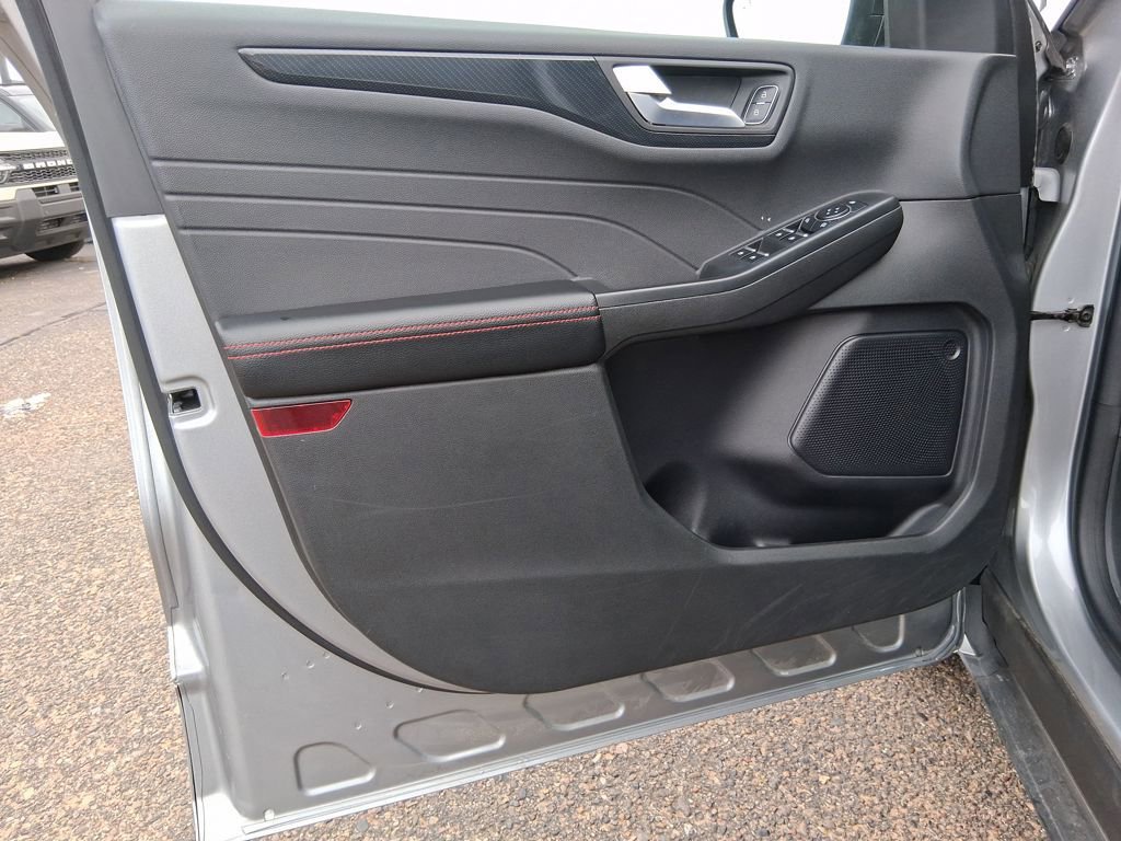 Used 2024 Ford Escape ST-Line image 10