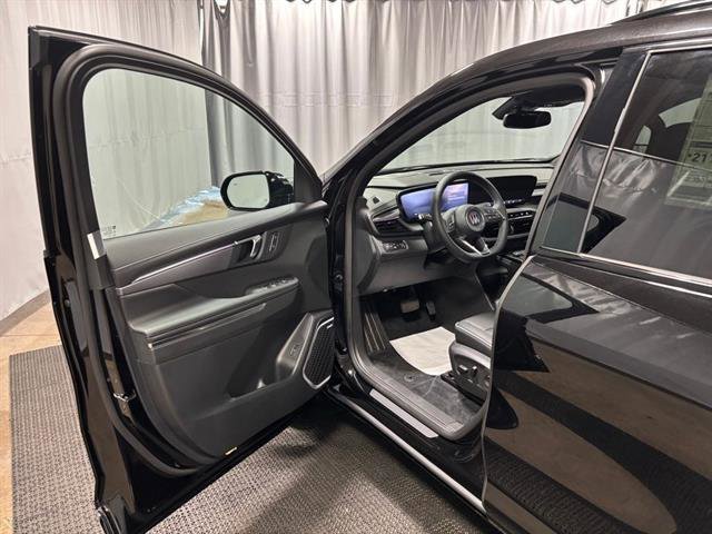 New 2026 Buick Enclave Sport Touring w/ LPO, Floor Liner Package image 8