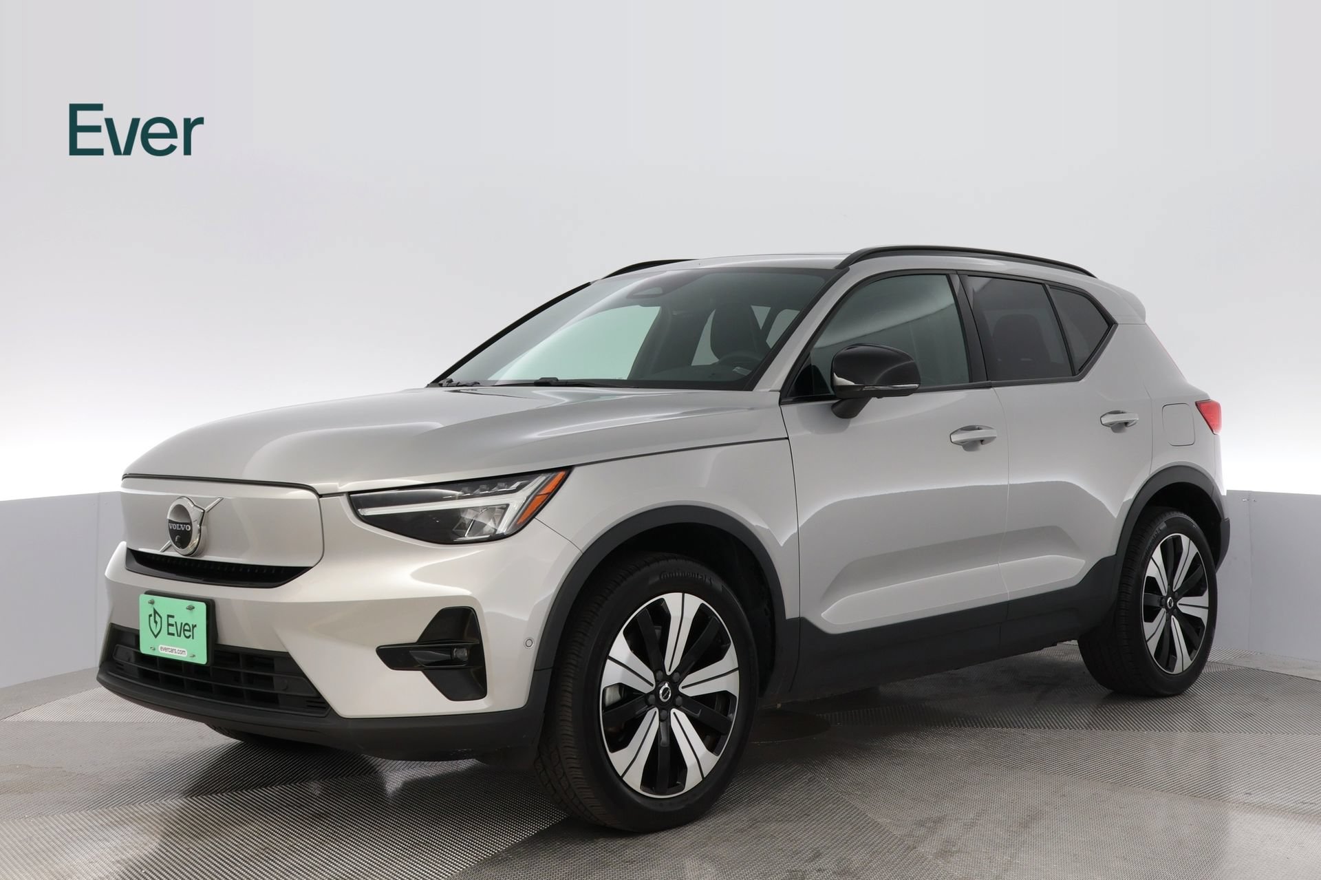 Used 2023 Volvo XC40 Recharge Plus AWD/4WD image 2