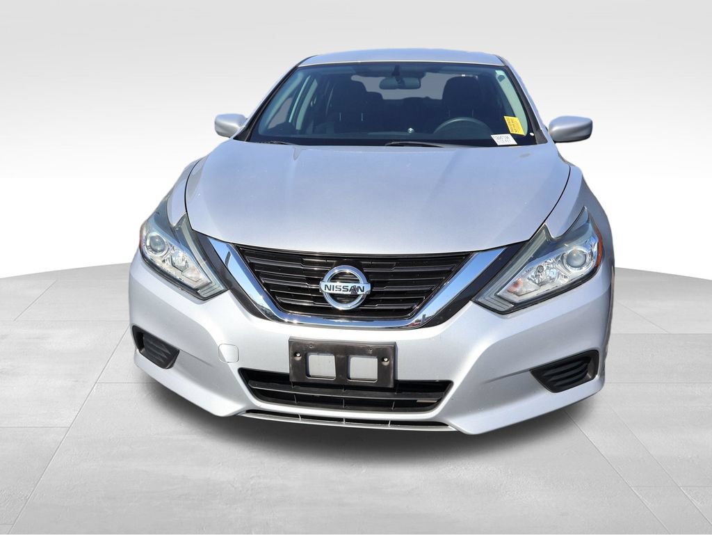 Used 2017 Nissan Altima 2.5 S w/ Power Driver Seat Package FWD image 5