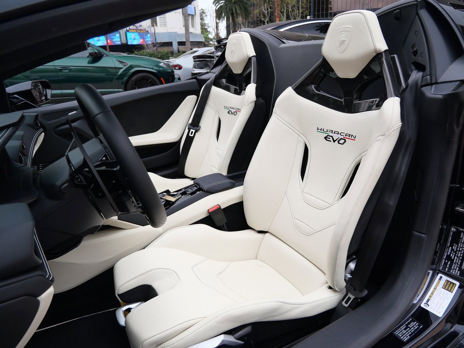 Used 2024 Lamborghini Huracan EVO image 6