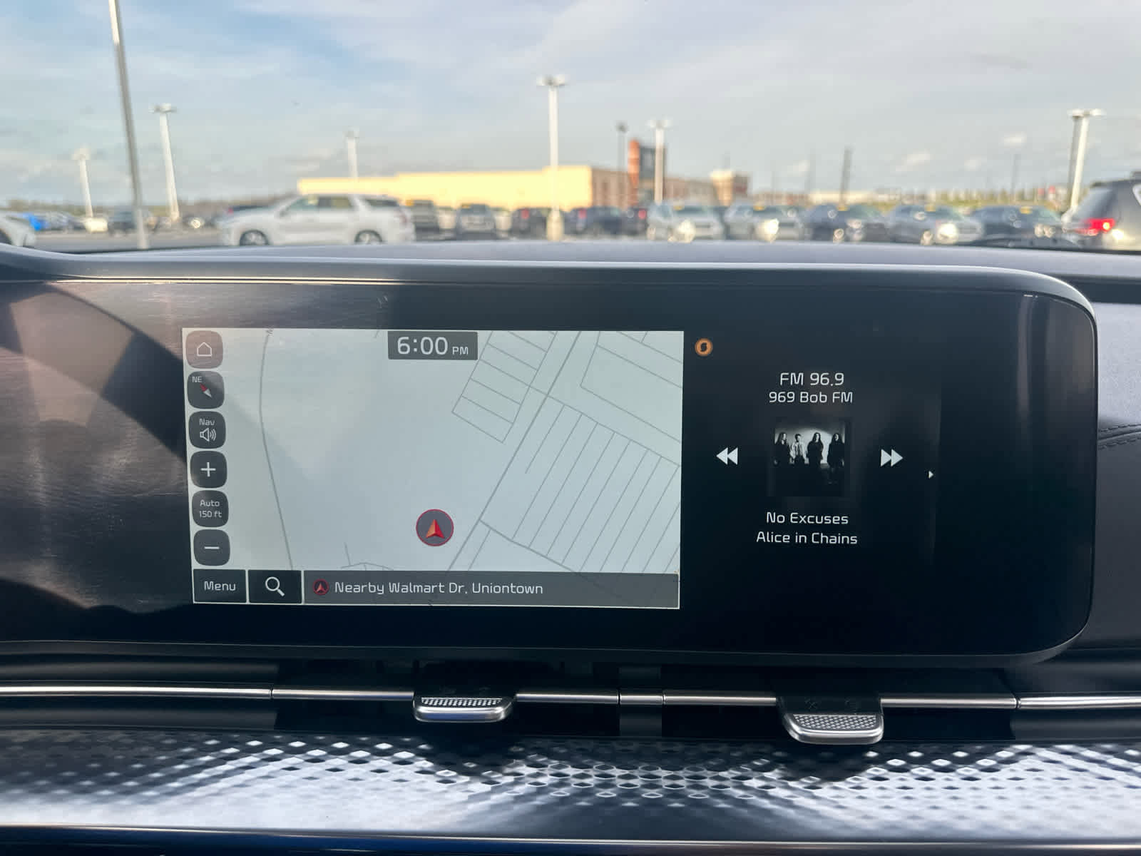 Used 2024 Kia Carnival SX Prestige image 40