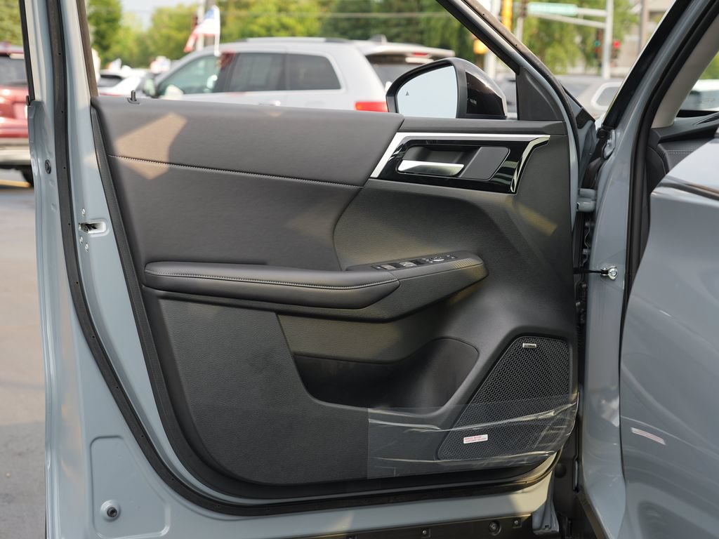 New 2026 Mitsubishi Outlander AWD image 15