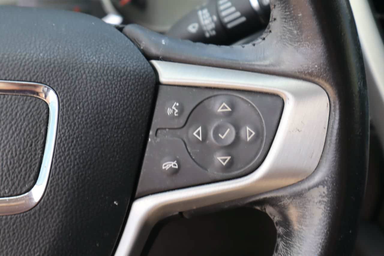 Used 2020 GMC Acadia SLT FWD image 14