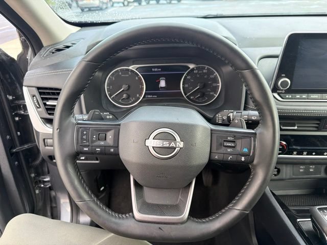 Used 2025 Nissan Rogue SV AWD/4WD image 19
