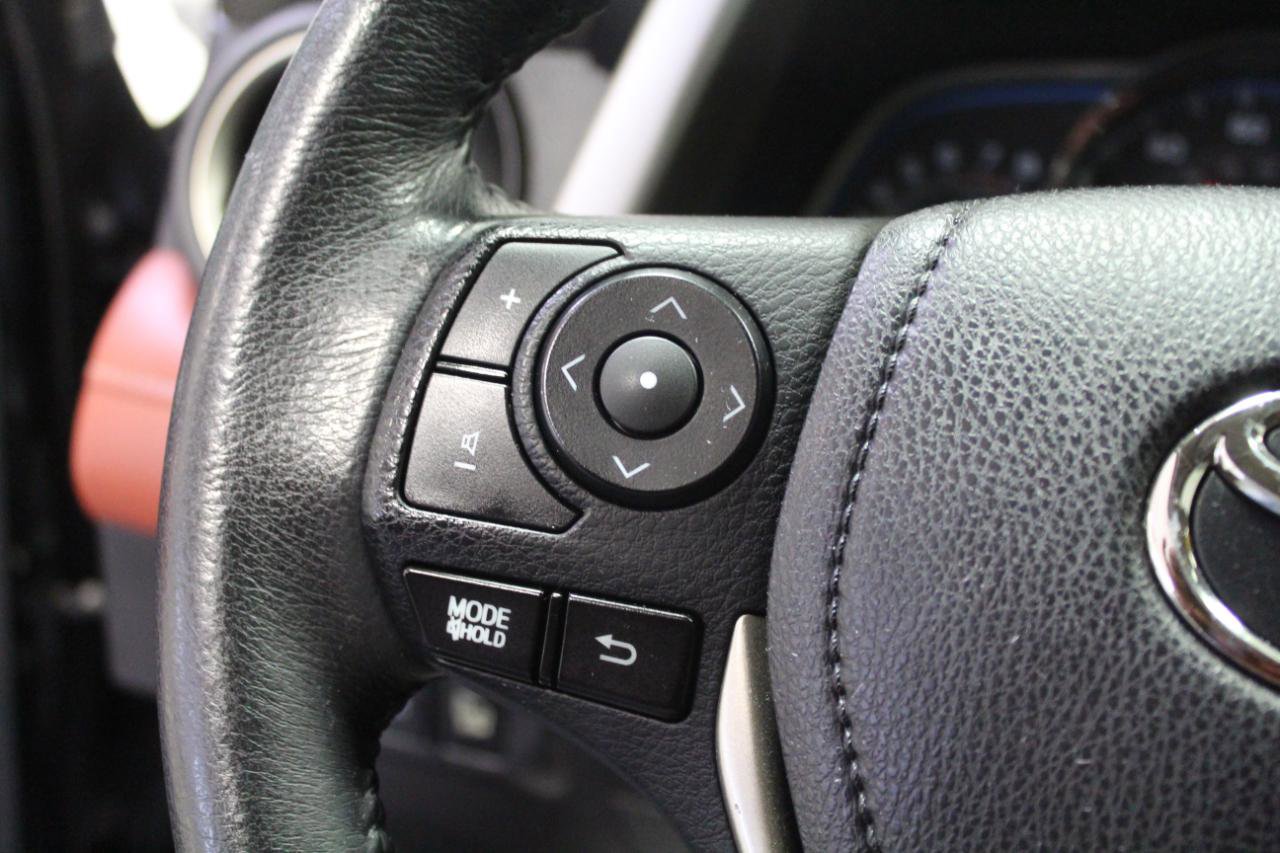 Used 2015 Toyota RAV4 Limited w/ Technology Package image 9