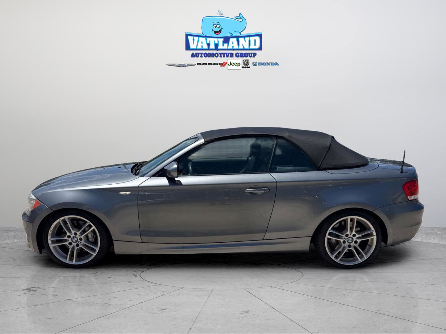 Used 2013 BMW 135i Convertible RWD image 4