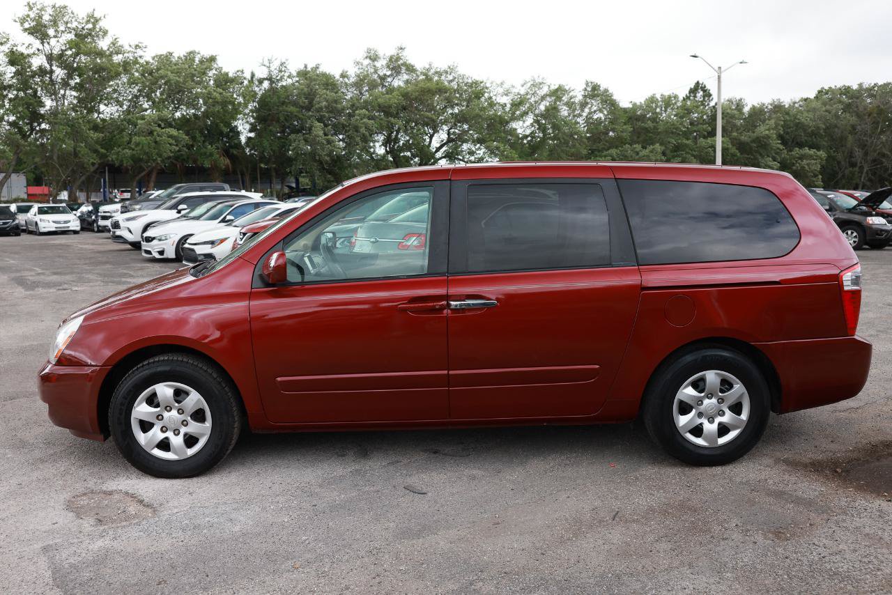 Used 2008 Kia Sedona LX image 3
